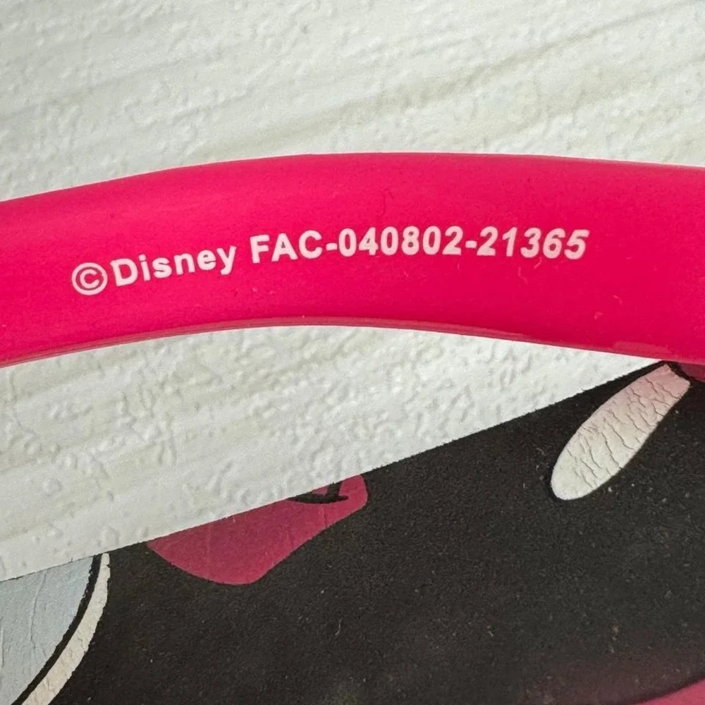 Disney Mickey Mouse Black & White Cartoon Flip Flops Hot Pink Thong Sandals 6‎